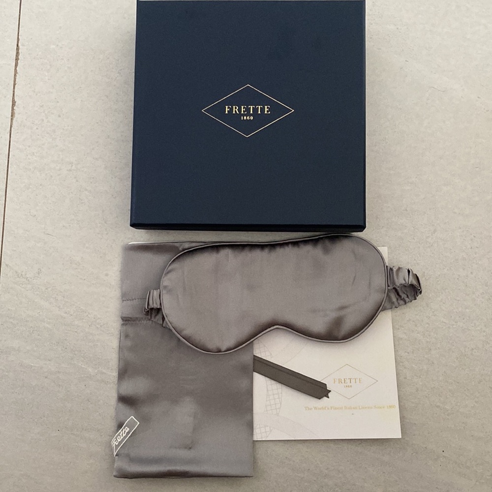 Luxurious Silk sleeping mask by Frette 1860